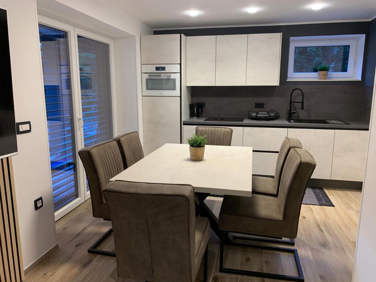 Pine Tree Holiday House 戈德马图杰克 外观 照片